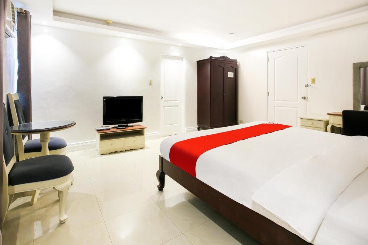 Hotel Euroasia By Bluebookers Анхелес Екстериор снимка