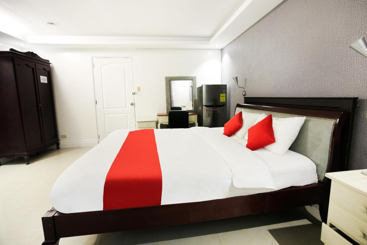Hotel Euroasia By Bluebookers Анхелес Екстериор снимка
