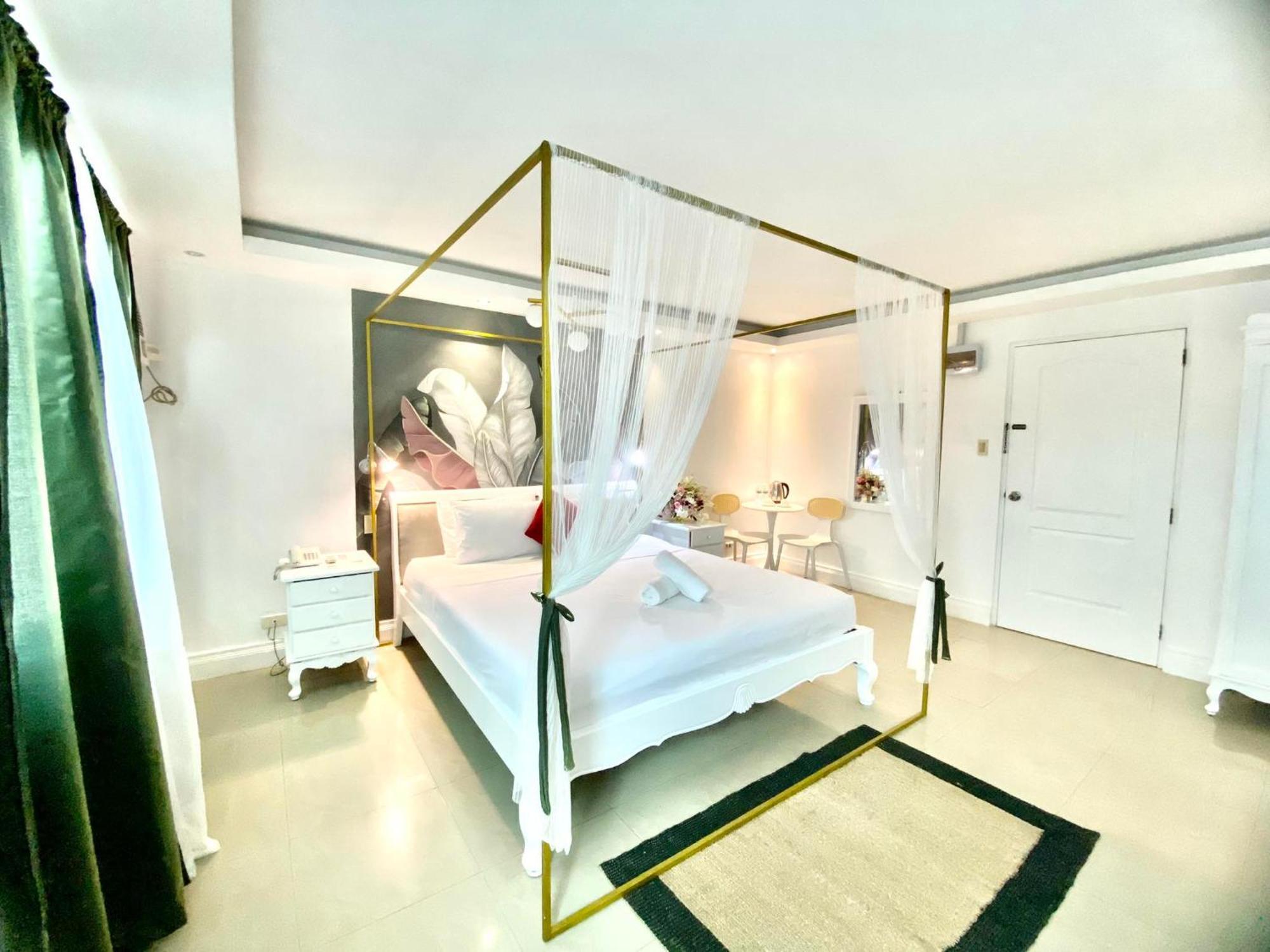 Hotel Euroasia By Bluebookers Анхелес Екстериор снимка
