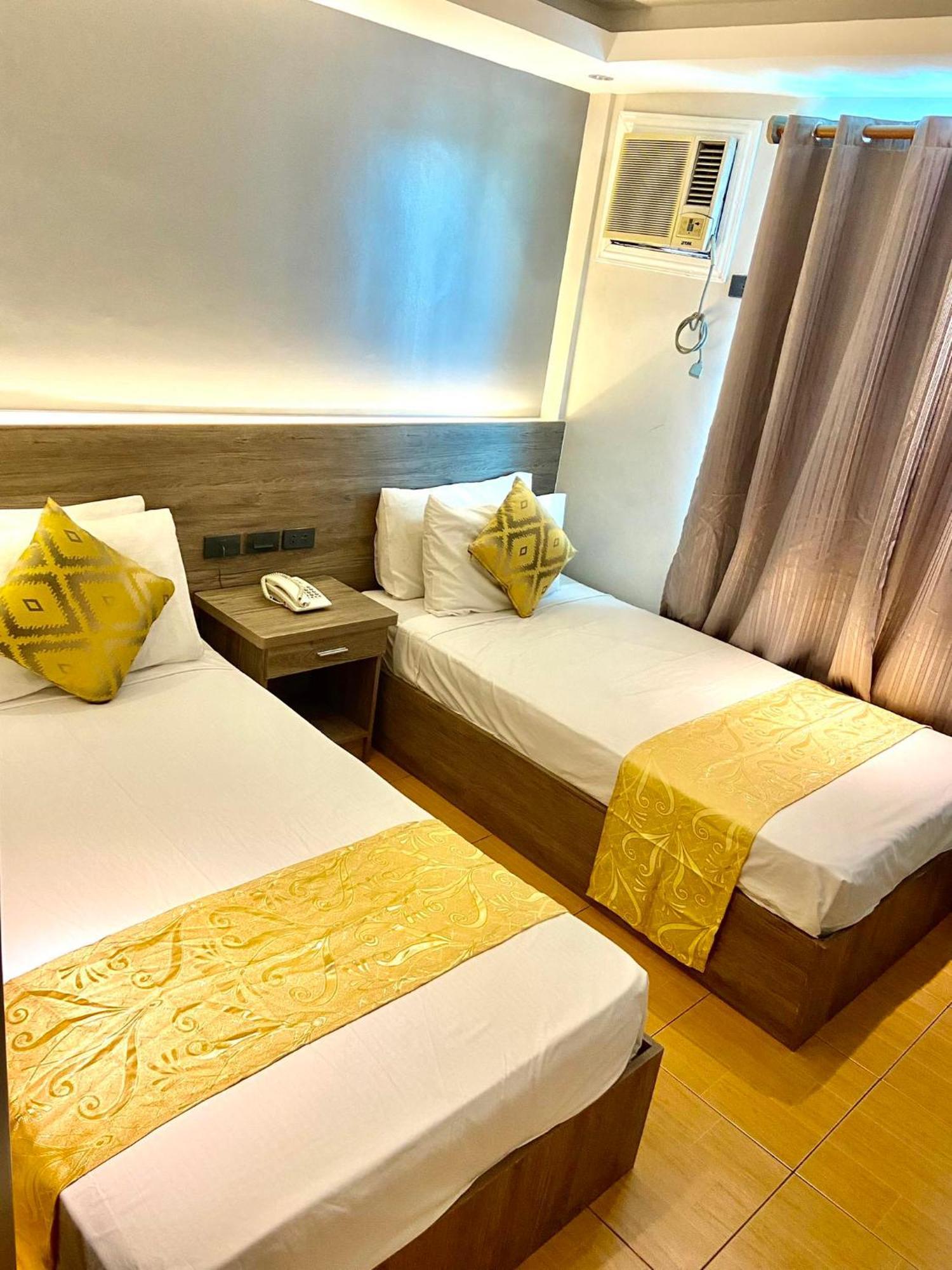 Hotel Euroasia By Bluebookers Анхелес Екстериор снимка