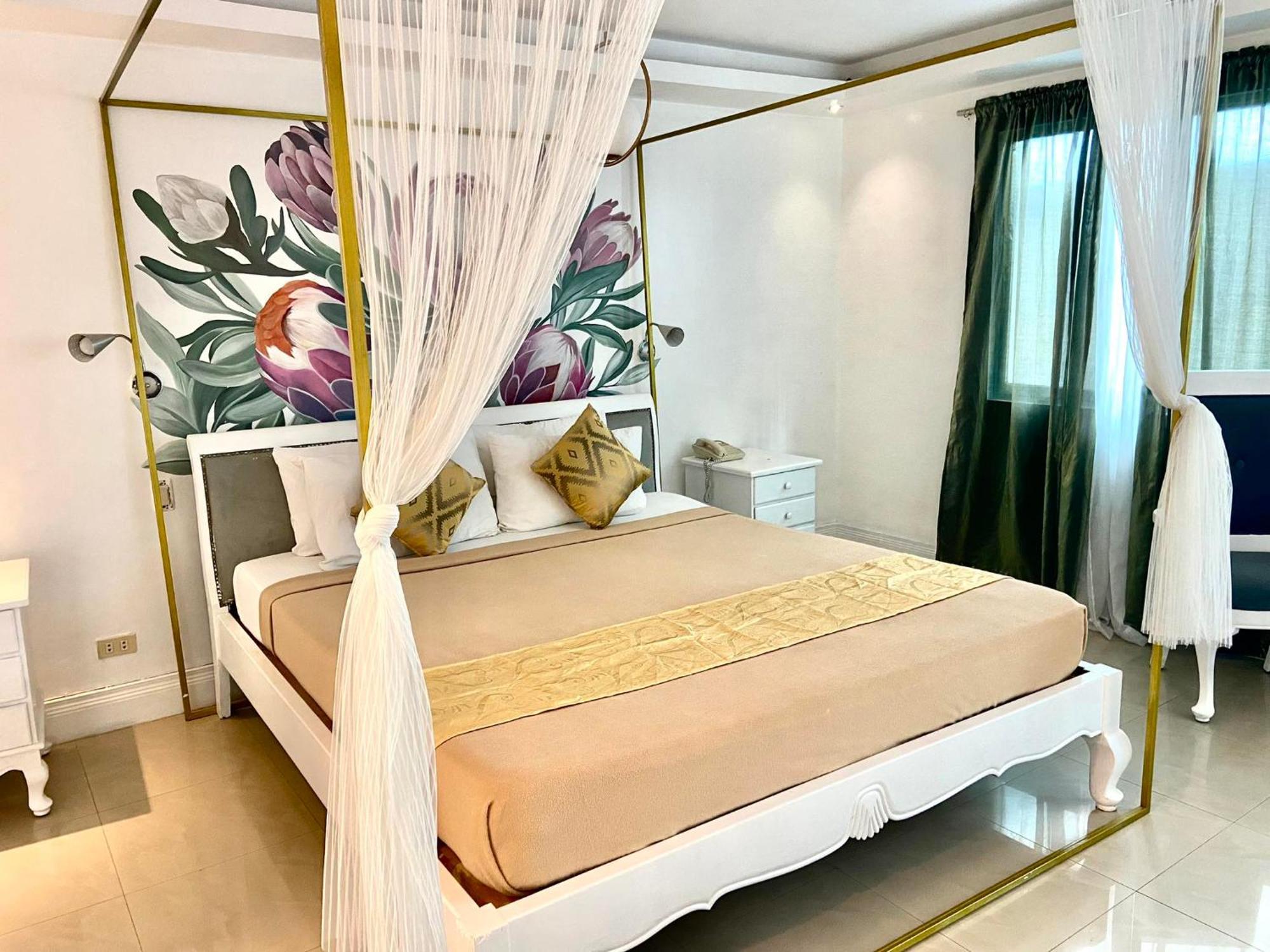 Hotel Euroasia By Bluebookers Анхелес Екстериор снимка